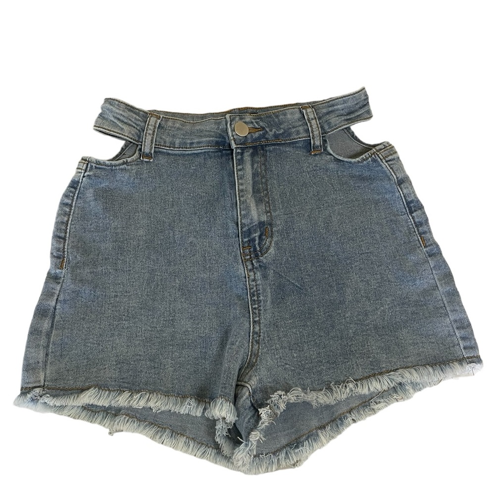 Shorts by Pretty Little Thing